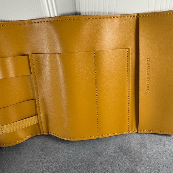 Glass Ladder & co Katherine Leather Tech Travel Roll Up Organizer Case Carmel - Picture 5 of 8